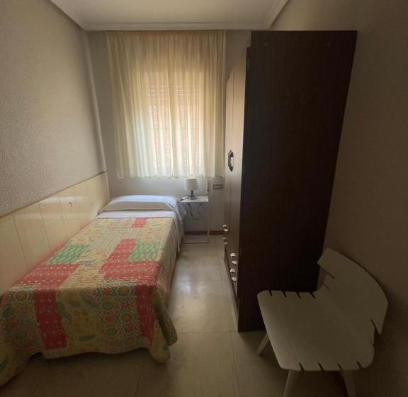 اتاق استاندارد یک نفره, Hostal Ochoa