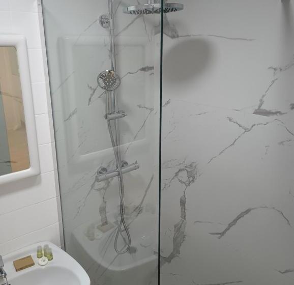 سوییت جونیور لوکس, Pensión Del Sol