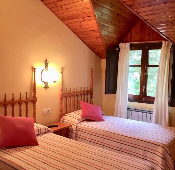 园景标准四人间, Sol I Neu