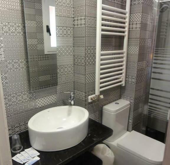 标准间, Fonda Matía