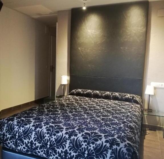 标准单人间, Fonda Matía