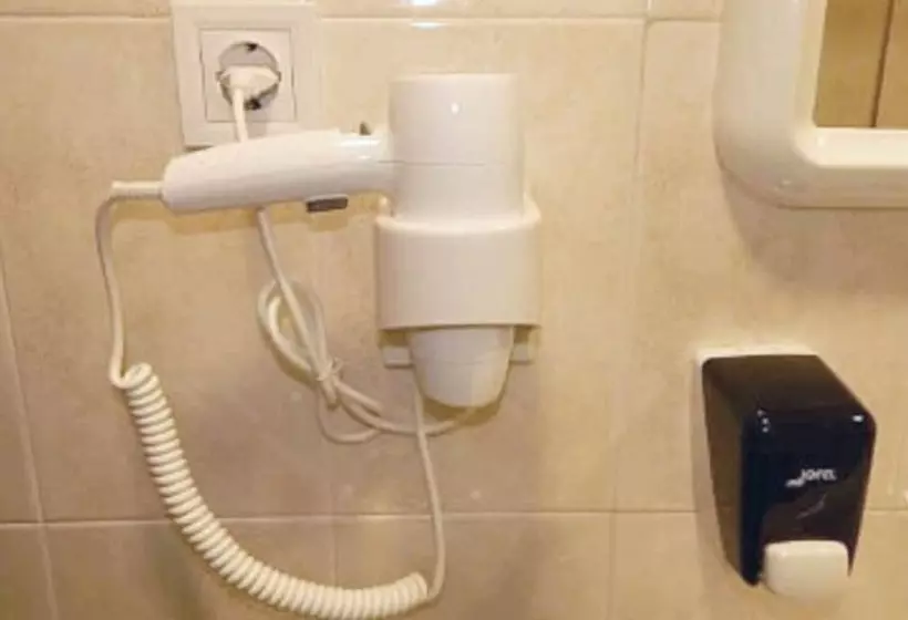 اتاق استاندارد سه تخته با سرویس بهداشتی مشترک, Hostal El Peine