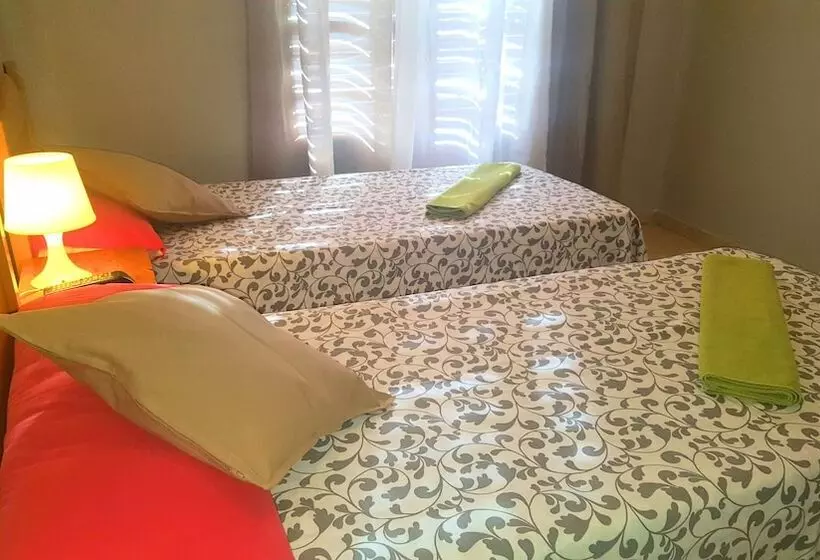 اتاق استاندارد با سرویس بهداشتی مشترک, Hostal El Peine