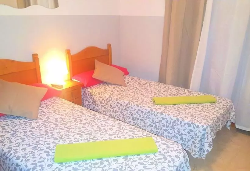 اتاق استاندارد با سرویس بهداشتی مشترک, Hostal El Peine