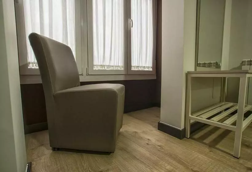 Standard-studio, Hostal Elvira