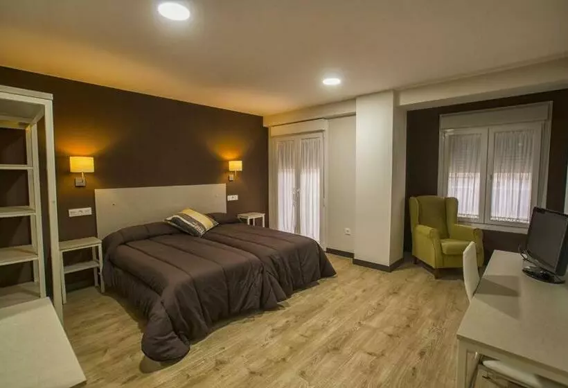 Standard-studio, Hostal Elvira
