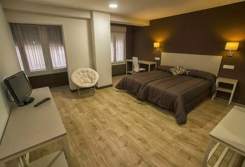 Standard-studio, Hostal Elvira
