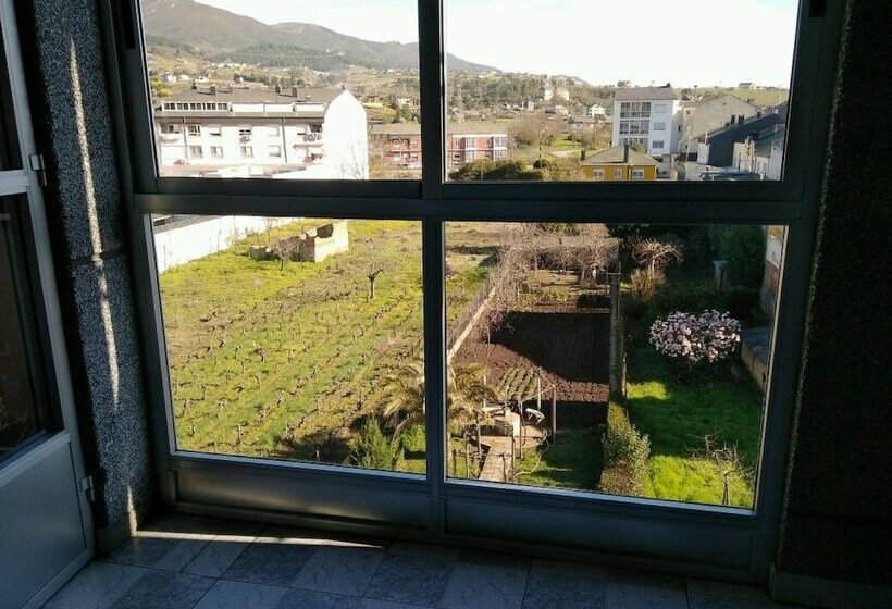 スタンダードルーム, Hostal Mayo