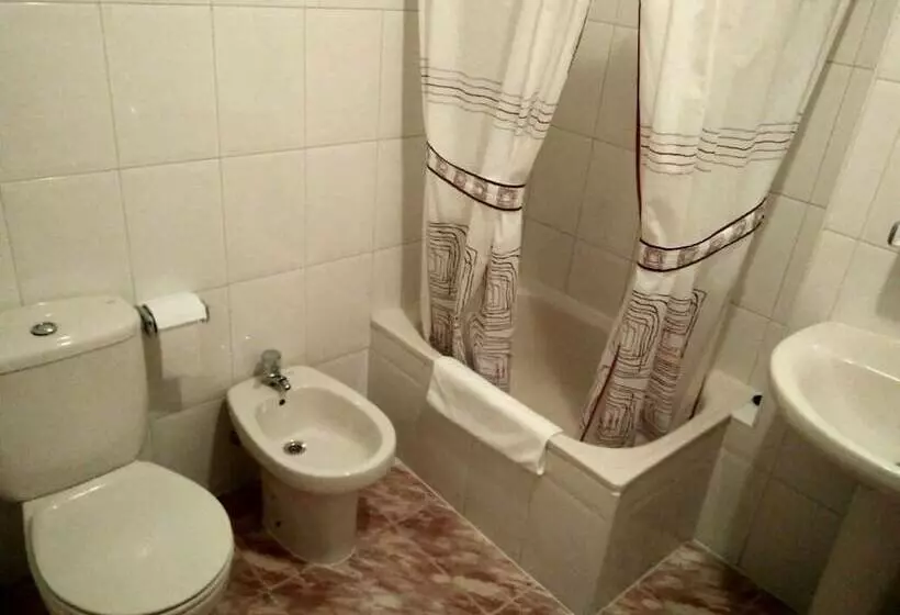 اتاق استاندارد یک نفره, Hostal Mayo