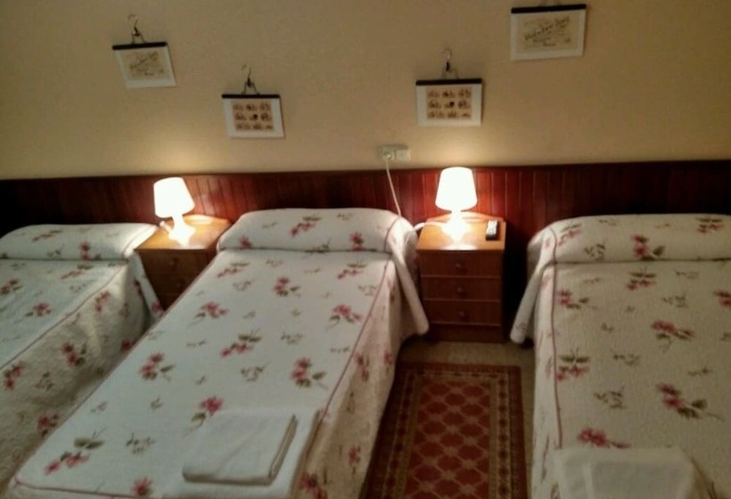 스탠다드 트리플 룸, Hostal Mayo