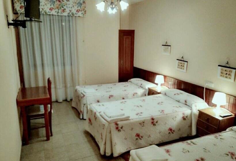 Habitación Triple Estándar, Hostal Mayo