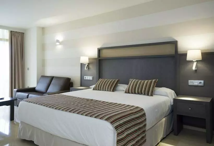 سوییت جونیور با چشم‌انداز استخر, Ms Aguamarina Suites