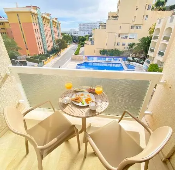 سوییت جونیور با چشم‌انداز استخر, Ms Aguamarina Suites