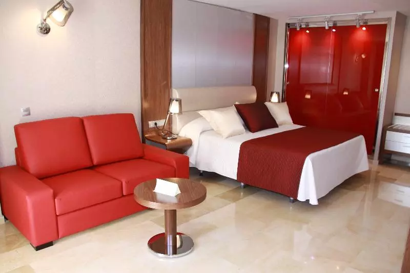 سوییت جونیور با چشم‌انداز شهر, Ms Aguamarina Suites