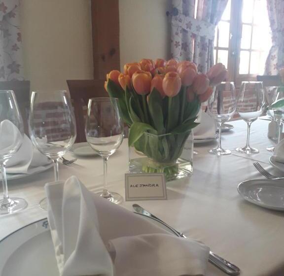 标准间, Nava Real