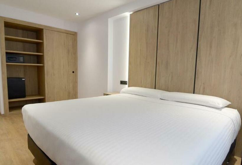 اتاق استاندارد با تخت بزرگ, Uve Marcenado