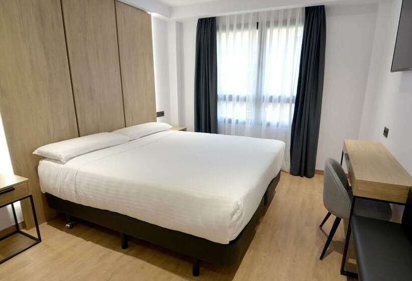 اتاق استاندارد, Uve Marcenado