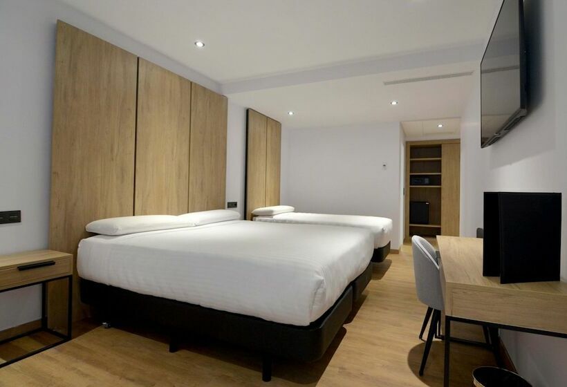 اتاق استاندارد, Uve Marcenado