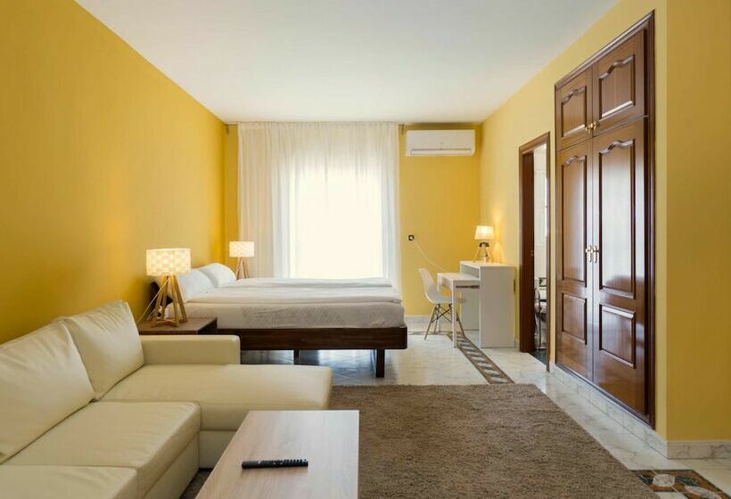 סטודיו אקזקיוטיב, La Palmera