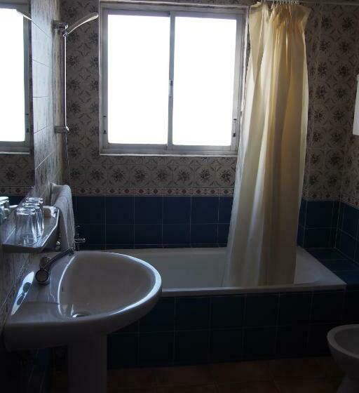 غرفة عائلية, Hostal El Trovador