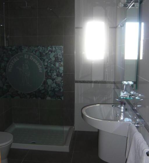 غرفة قياسية ثلاثية, Hostal El Trovador