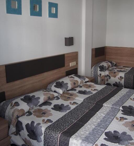 Номер Стандарт Трехместный, Hostal El Trovador