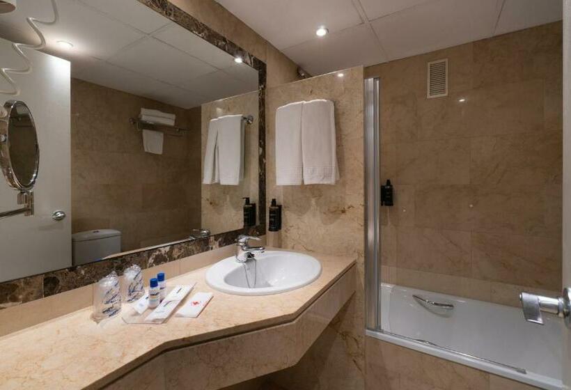 ‫غرفة فردية مزودة بتراس, The Agir Springs by Medplaya - Adults Recommended