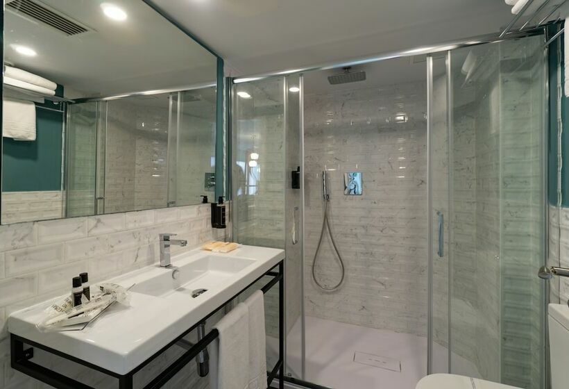 جناح جونيور, The Agir Springs by Medplaya - Adults Recommended