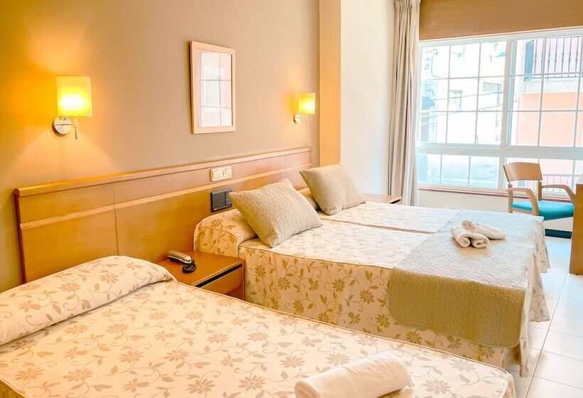 اتاق استاندارد سه نفره, Atalaya I