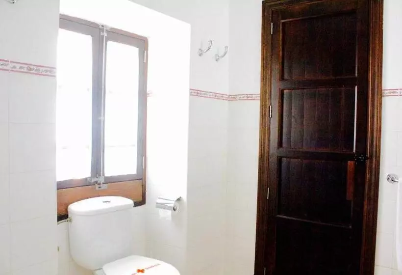 Üç Kişilik Standart Oda, Can Font