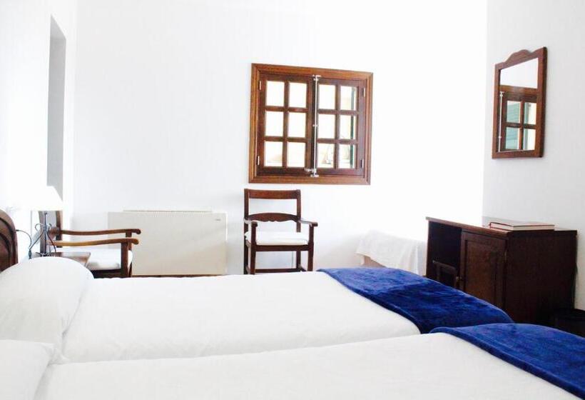 스탠다드 트리플 룸, Can Font