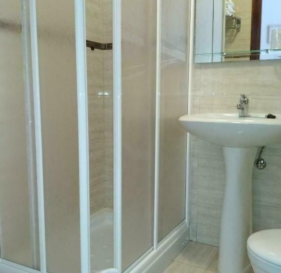 חדר משפחתי, Hostal Cruce