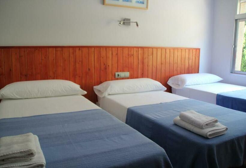 חדר סטנדרט לשלושה, Hostal Cruce