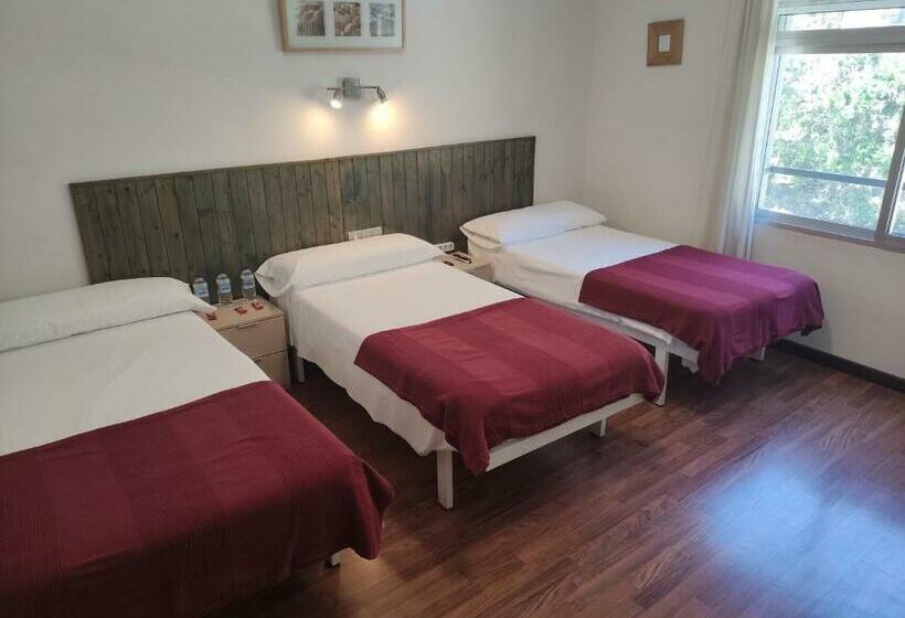 חדר סטנדרט לשלושה, Hostal Cruce