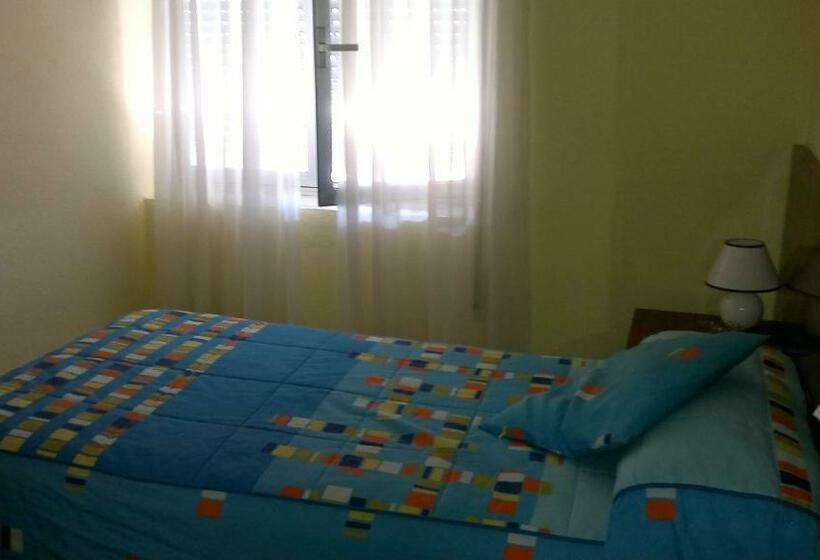 标准单人间共用浴室, Hostal Residencia Delfin