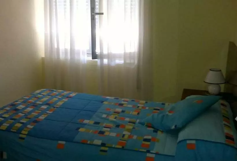 Ortak Banyolu Tek Kişilik Standart Oda, Hostal Residencia Delfin