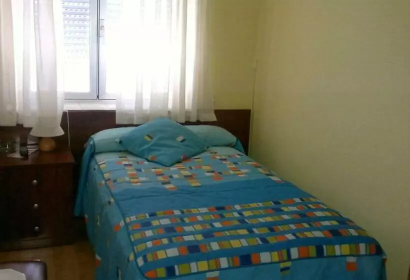 Ortak Banyolu Tek Kişilik Standart Oda, Hostal Residencia Delfin