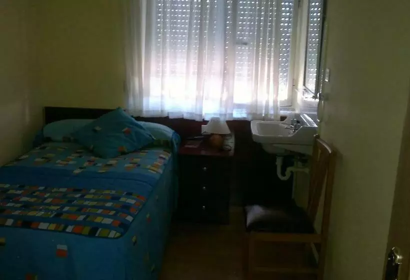 Ortak Banyolu Tek Kişilik Standart Oda, Hostal Residencia Delfin