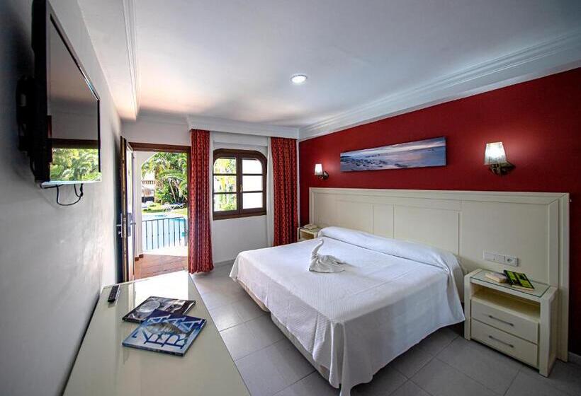 标准间带游泳池, Pozo Del Duque