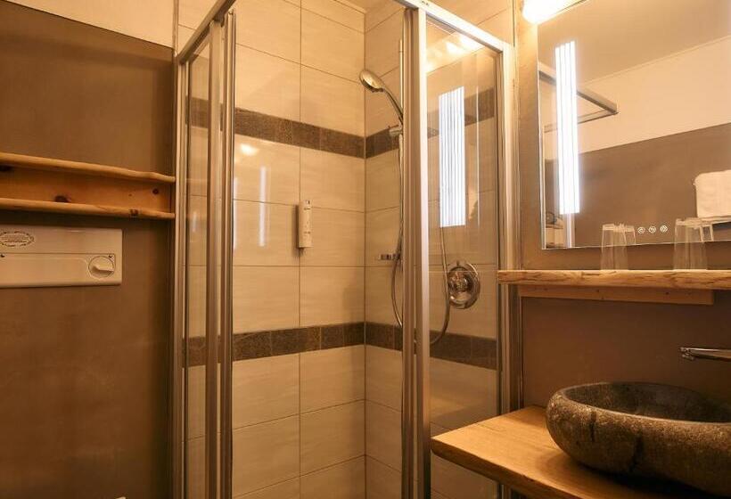 اتاق استاندارد, Almi S Berg