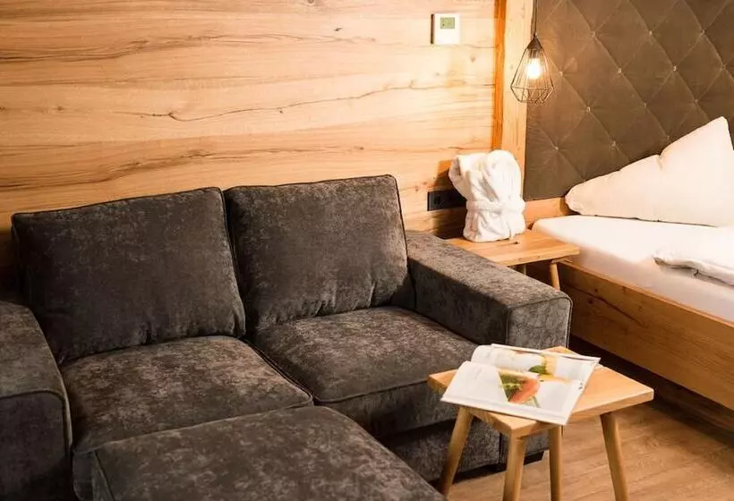 کلبه ییلاقی, Alpenlove Adult Spa