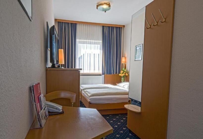 Номер Стандарт, Bayrischer Hof