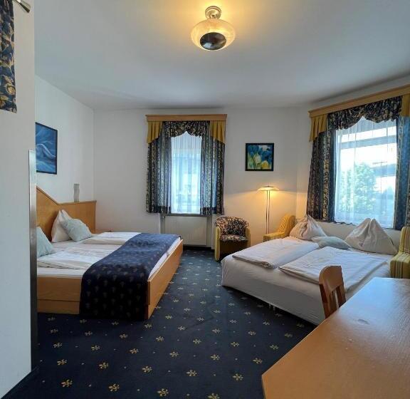 Четырехместный Номер Стандарт, Bayrischer Hof