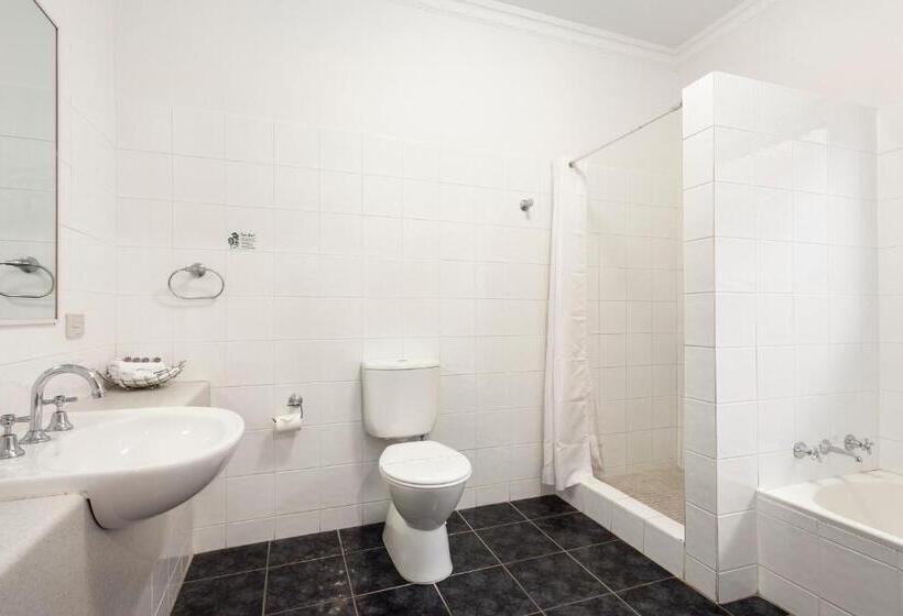 סוויטה משפחתית, The International Motel Apollo Bay