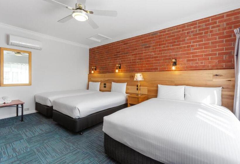 סוויטה משפחתית, The International Motel Apollo Bay