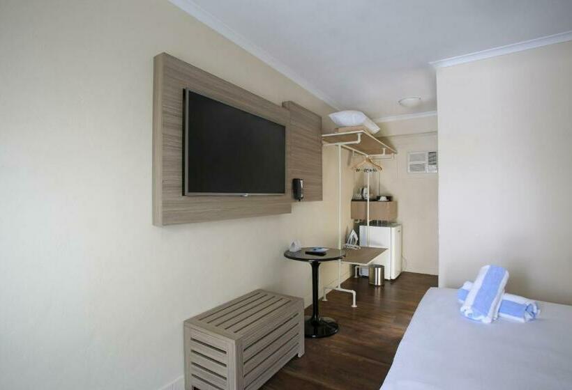 חדר דלוקס נוף בריכה, Mantra Club Croc