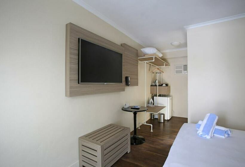 חדר דלוקס נוף בריכה, Mantra Club Croc