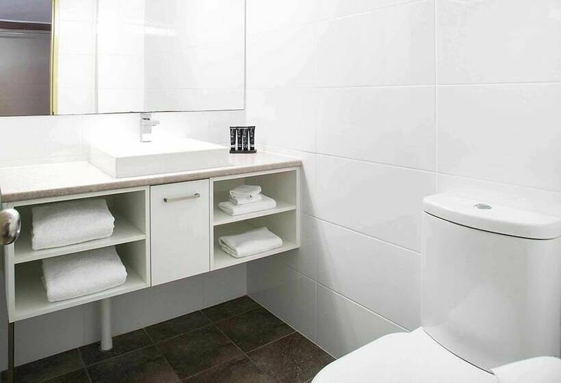 חדר דלוקס נוף בריכה, Mantra Club Croc