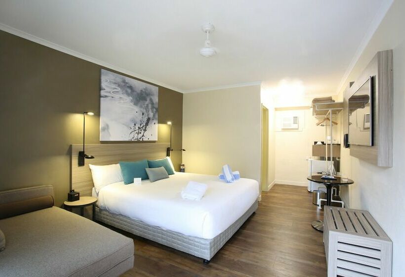 スタンダードインサイドビュールーム, Mantra Club Croc