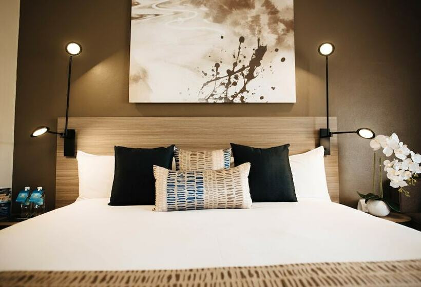 スタンダードインサイドビュールーム, Mantra Club Croc